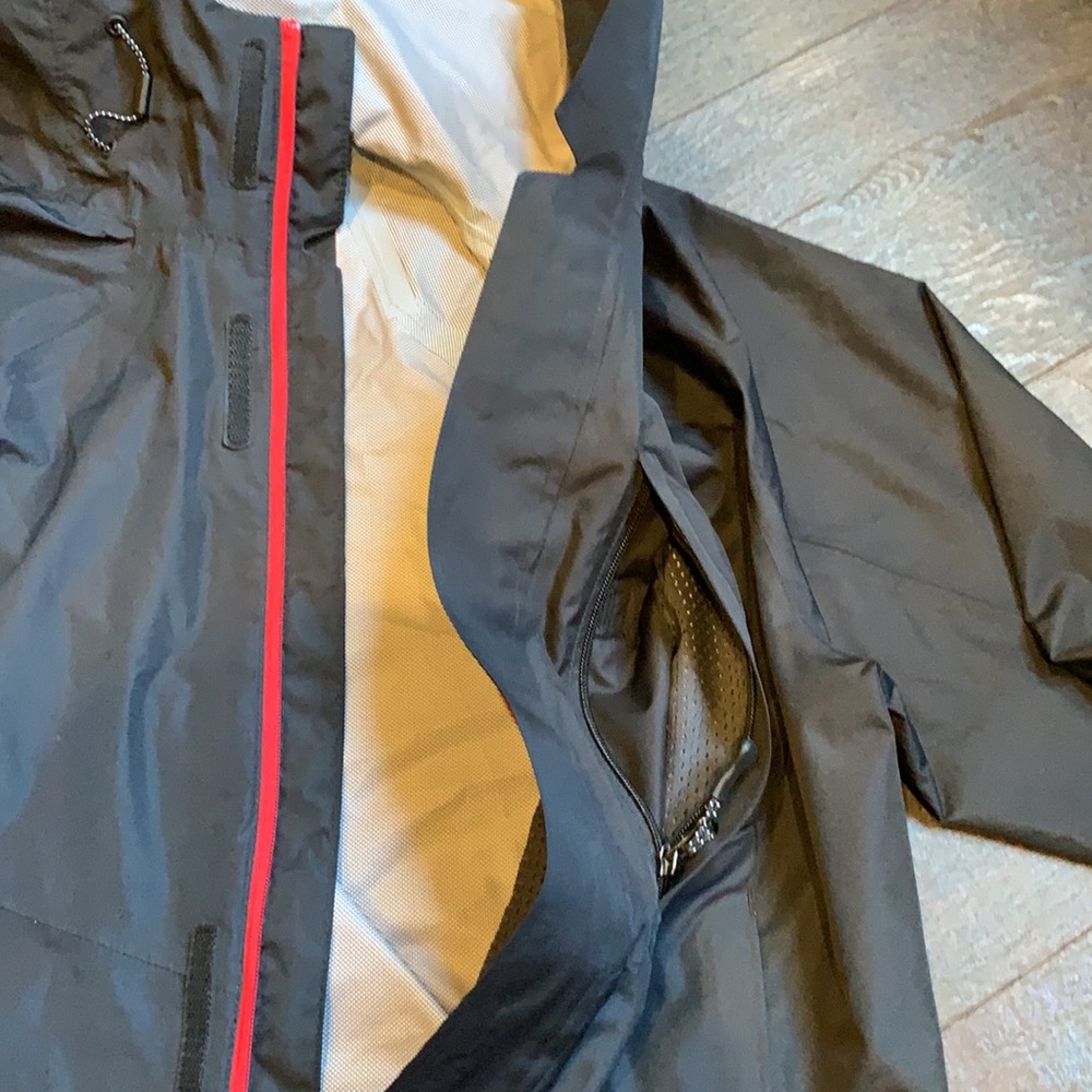 NWOT. Mens Champion Waterproof Windbreaker. Black. Size small. - Picture 4 of 6